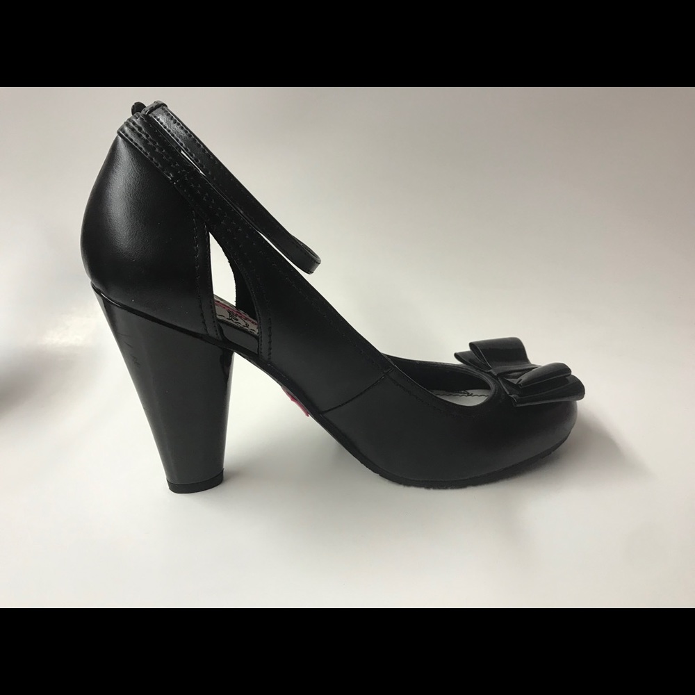 Betsy Johnson shoes heels bow retro pinup Dollbaby rockabilly Mary Jane vintage